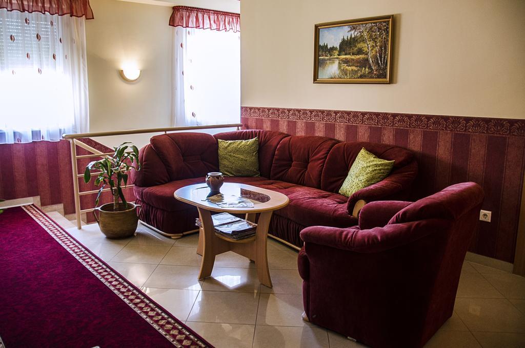 Arany Patko Panzio Otel Debrecen Dış mekan fotoğraf