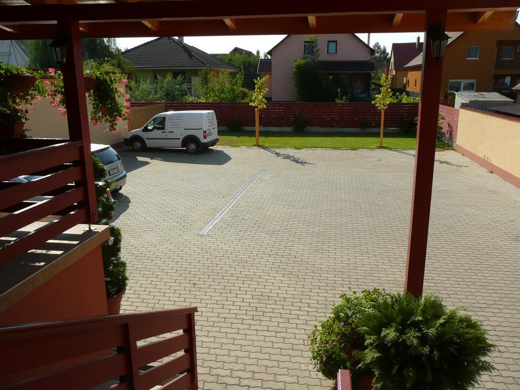 Arany Patko Panzio Otel Debrecen Dış mekan fotoğraf